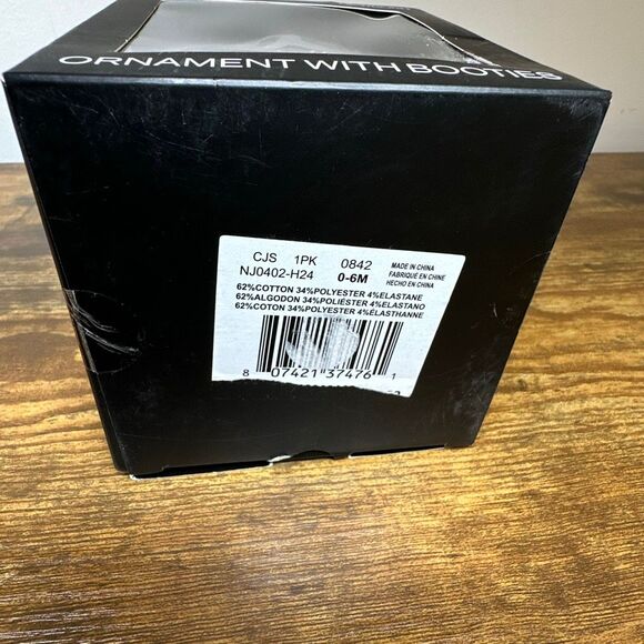 Jordan Ornament Newborn With Booties Air Jordan Black on Red Silver Logo - Picture 6 of 6